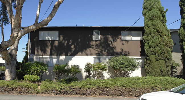 14740 Martell Ave in San Leandro, CA - Foto de edificio - Building Photo