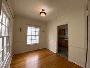 9006 Burton Way in Beverly Hills, CA - Building Photo - Building Photo