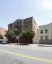 746 S Normandie Ave in Los Angeles, CA - Foto de edificio - Building Photo
