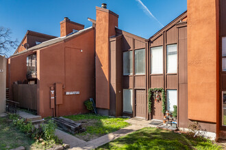 The Lofts in Dallas, TX - Building Photo - Building Photo