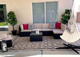 7948 S Coronado Island St in Las Vegas, NV - Foto de edificio - Building Photo