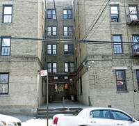 654 E 224th St in Bronx, NY - Foto de edificio - Building Photo