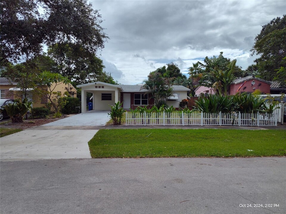 200 SE 19th St in Fort Lauderdale, FL - Foto de edificio