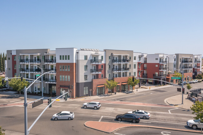 Main Street Plaza in Roseville, CA - Building Photo - Building Photo