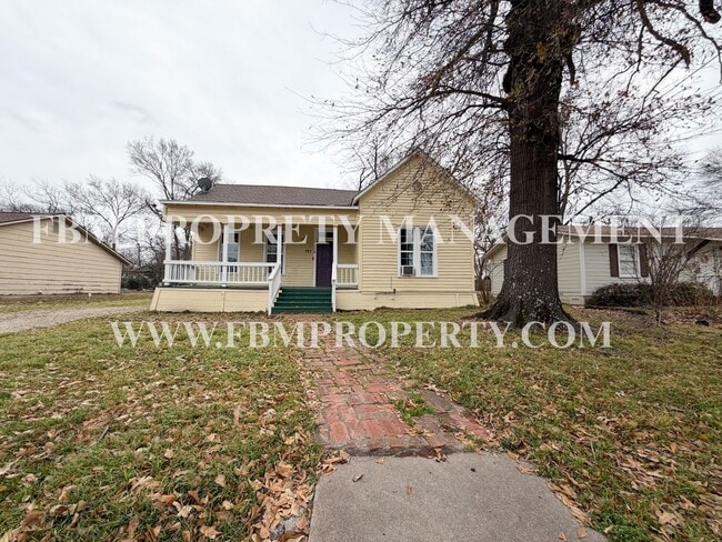 property at 741 W Park Ave