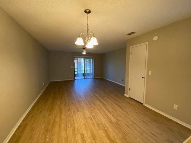 142 White Fawn Dr in Daytona Beach, FL - Building Photo - Building Photo