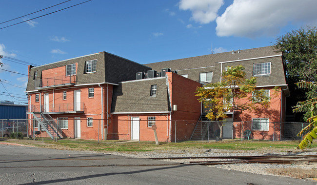 701 Lesseps St in New Orleans, LA - Building Photo - Building Photo