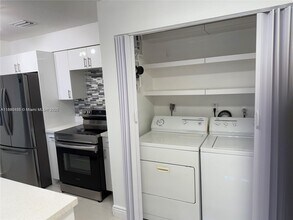 17500 NW 67th Pl in Hialeah, FL - Building Photo - Building Photo