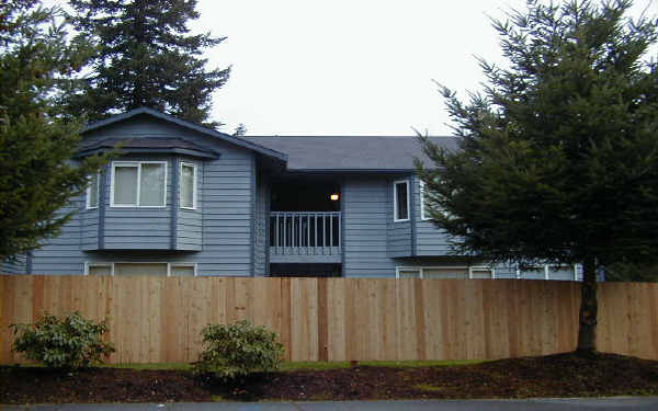 7611 Ridgewood Dr in Everett, WA - Foto de edificio