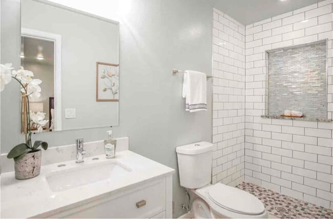 9712 Essex Ct in The Village, OK - Building Photo - Building Photo