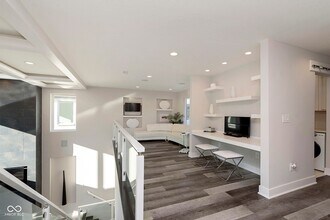 429 W 86th St in Indianapolis, IN - Foto de edificio - Building Photo