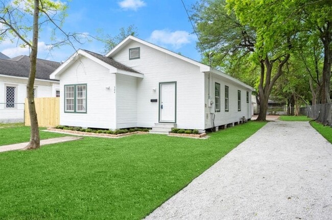 property at 304 Delmar St