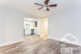 2922 W Logan Blvd, Unit GDN in Chicago, IL - Building Photo - Building Photo
