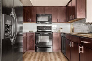 West Oaks in San Antonio, TX - Building Photo