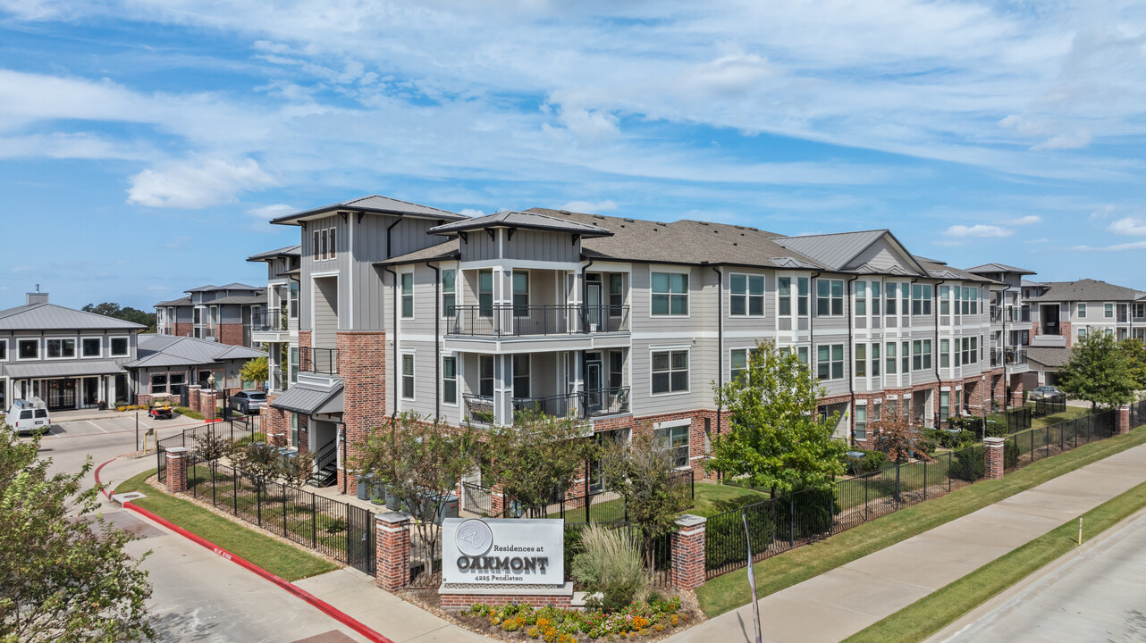 Residence at Oakmont Apartments in Bryan, TX - Foto de edificio