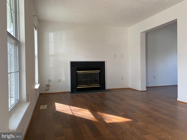 6488 Wesley Ln in Elkridge, MD - Foto de edificio - Building Photo