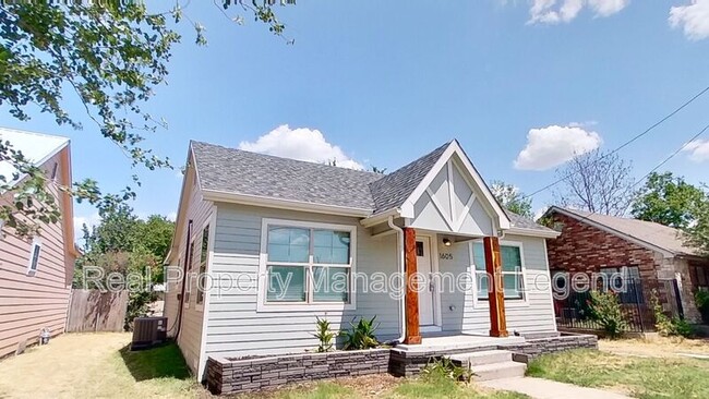 1605 S Walnut St in Sherman, TX - Building Photo - Building Photo