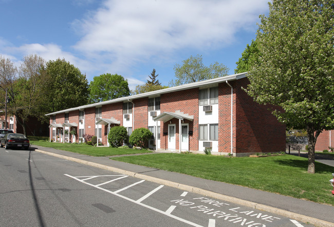 Park East Townhouses in Springfield, MA - Building Photo - Building Photo