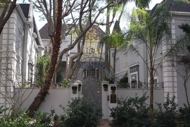 2 Franklin Ave in Los Angeles, CA - Building Photo