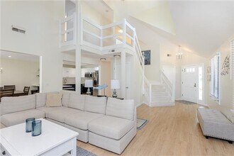 112 Harrison Ave in Newport, RI - Building Photo - Building Photo