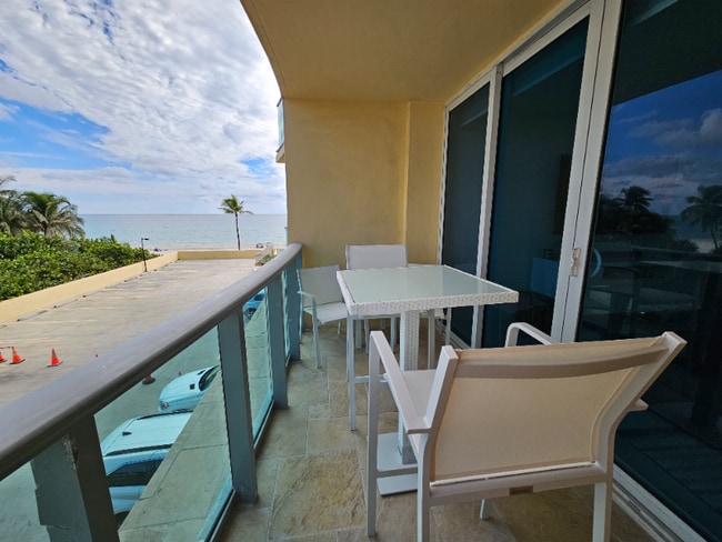 2501 S Ocean Dr in Hollywood, FL - Building Photo - Building Photo