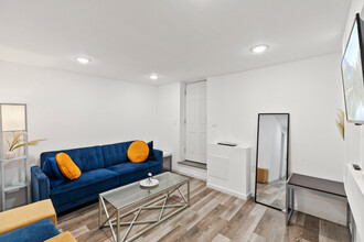 1711 Edgley St, Unit 1 in Philadelphia, PA - Foto de edificio - Building Photo