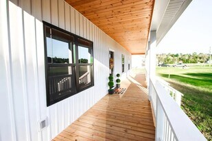 907 Honeysuckle Ln in Sparta, TN - Building Photo