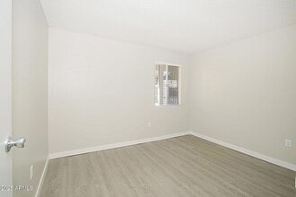 15620 N 25th Ave, Unit 2-2 in Phoenix, AZ - Building Photo - Building Photo