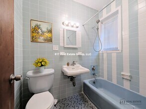2018 Commonwealth Ave in Boston, MA - Building Photo - Building Photo