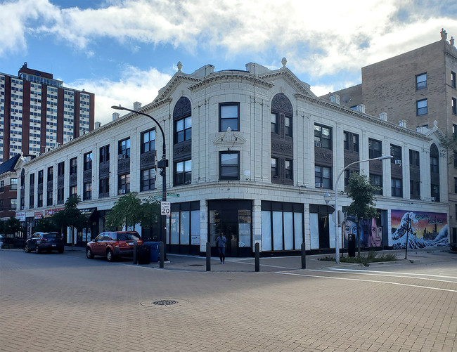 1017-27 W Argyle St in Chicago, IL - Building Photo - Building Photo