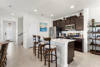 16722 Sonoma Breeze Dr in Manor, TX - Building Photo - Building Photo