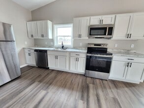 7345 E Division St in Springfield, MO - Building Photo - Building Photo