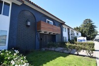 14142 in Van Nuys, CA - Building Photo - Building Photo