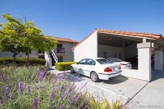 12012 Caminito Campana in San Diego, CA - Foto de edificio - Building Photo