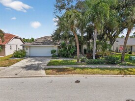 2824 Summervale Dr in Holiday, FL - Building Photo