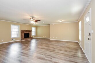 4910 Springdale Rd in Austell, GA - Building Photo - Building Photo