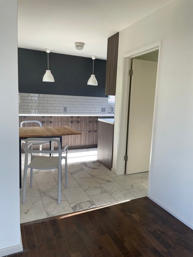 609 N Mariposa Ave, Unit 609