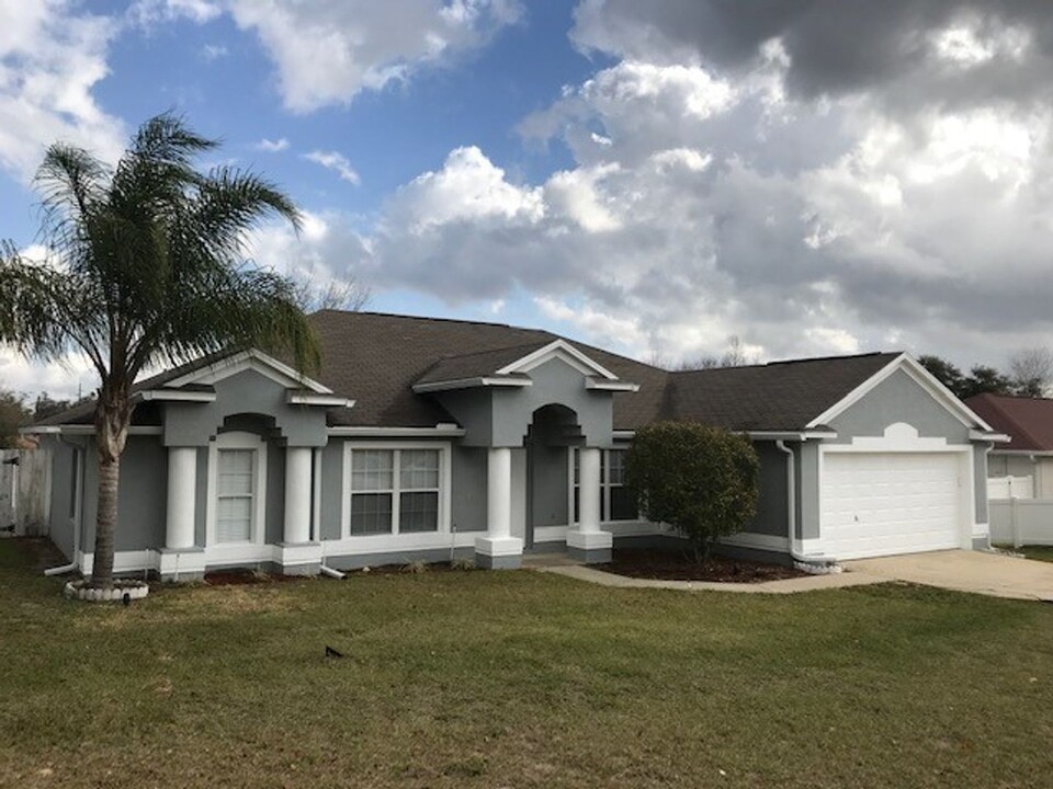 3006 Bonkirk Dr in Deltona, FL - Building Photo