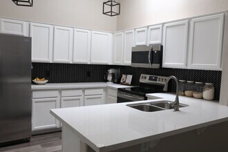 64 N 63rd St in Mesa, AZ - Building Photo - Building Photo