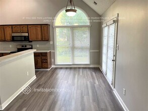 2900 Oakcroft Dr in Matthews, NC - Foto de edificio - Building Photo