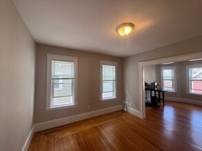 11 Belmont Sq, Unit #2 in Somerville, MA - Building Photo - Building Photo