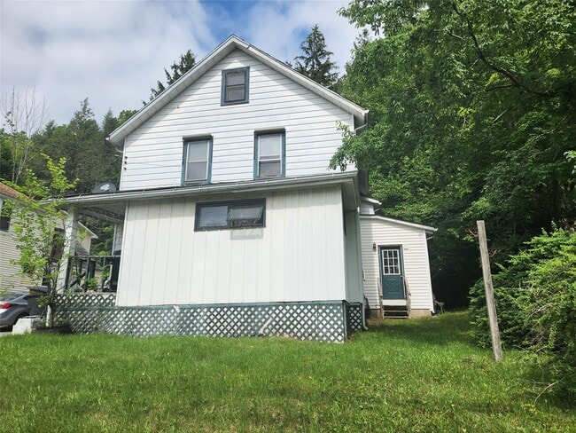 6202 NY-42 in Fallsburg, NY - Building Photo - Building Photo
