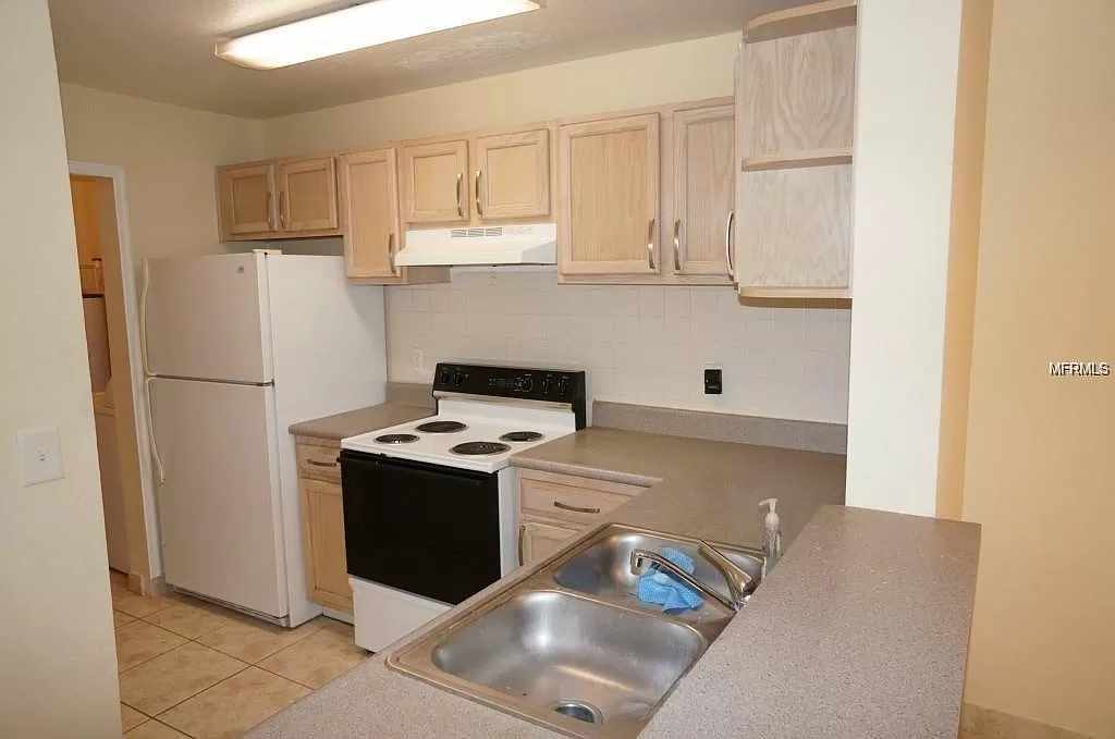 7618 Pissarro Dr in Orlando, FL - Building Photo