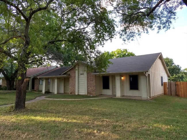 property at 1620 W Braker Ln