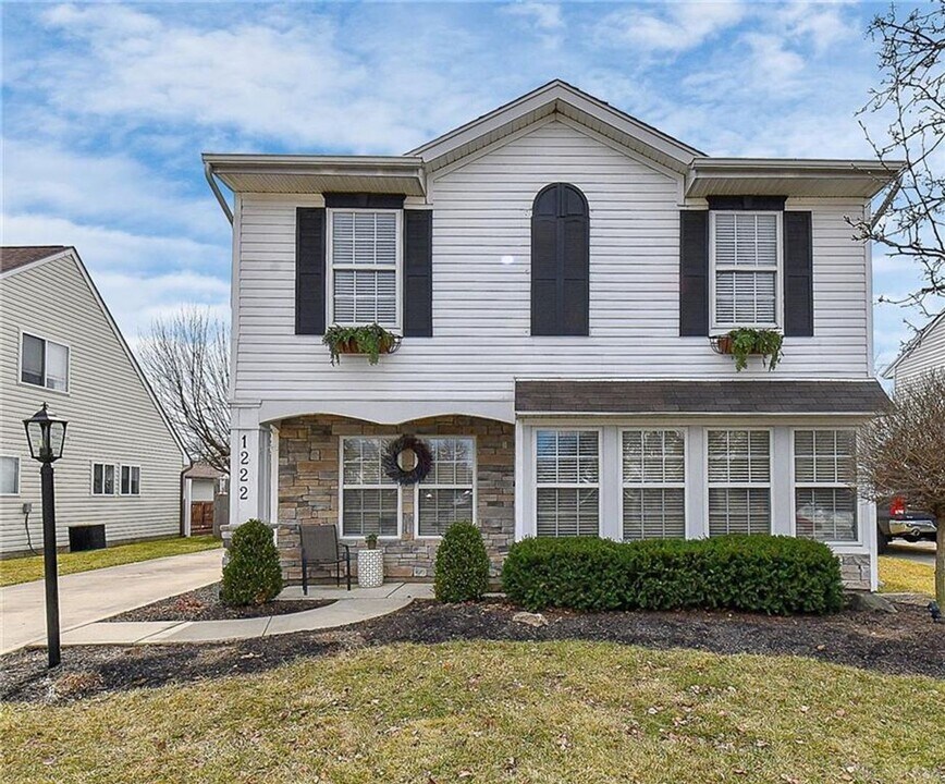 1222 Sunset Dr in Englewood, OH - Building Photo