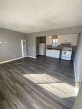 1523 Los Robles Blvd in Sacramento, CA - Building Photo - Building Photo