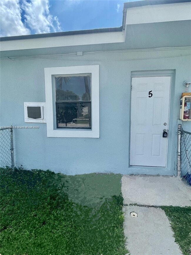 4404 SW 22nd St in West Park, FL - Building Photo - Building Photo