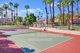 500 S Farrell Dr in Palm Springs, CA - Building Photo - Building Photo