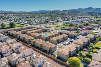 San Vicente Townhomes in Phoenix, AZ - Foto de edificio - Building Photo