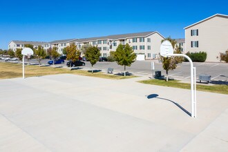 Van Horne Estates Apartments in El Paso, TX - Foto de edificio - Building Photo